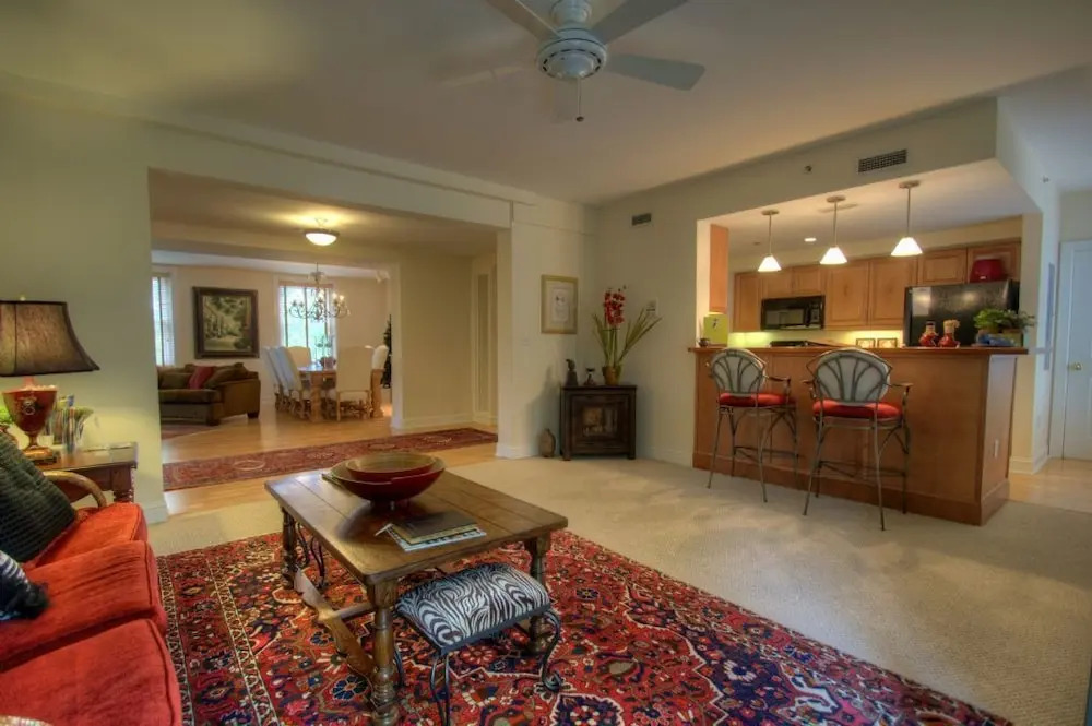 Biltmore Village Hideaway - 2 Br Condo