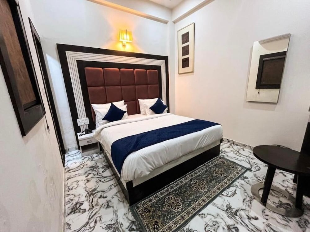 Atlantiis Suites By Signature Stayz Near Taj Mahal