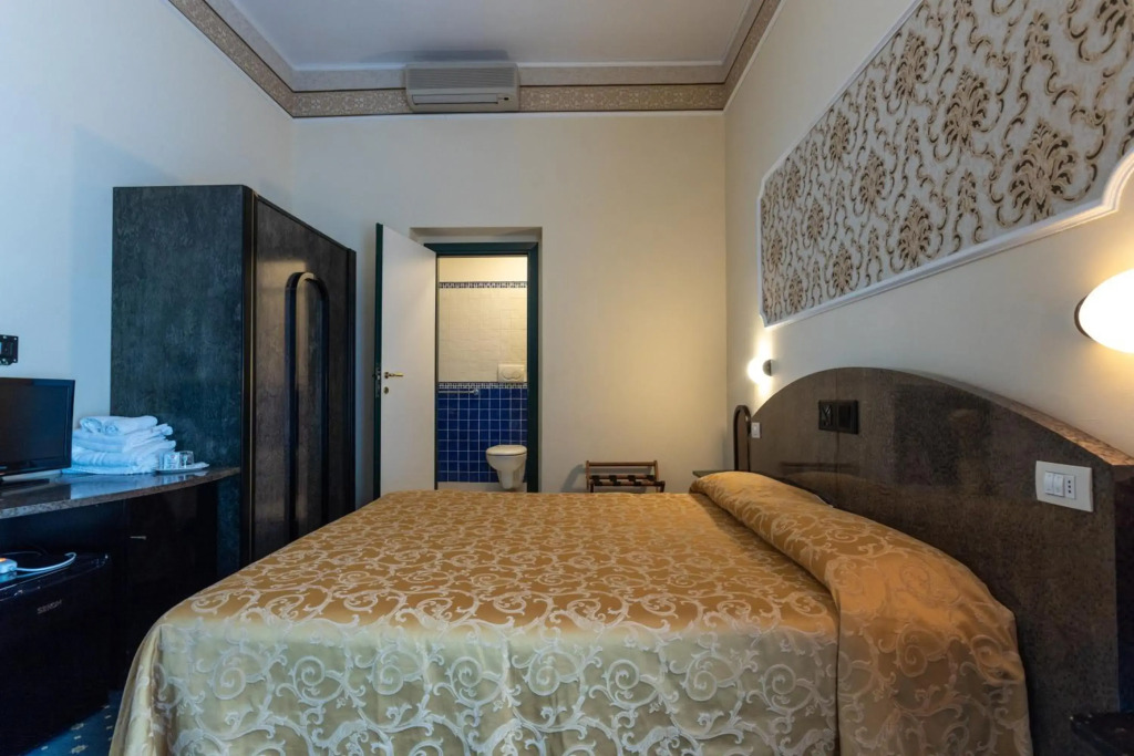 Hotel River fronte mare con piscina