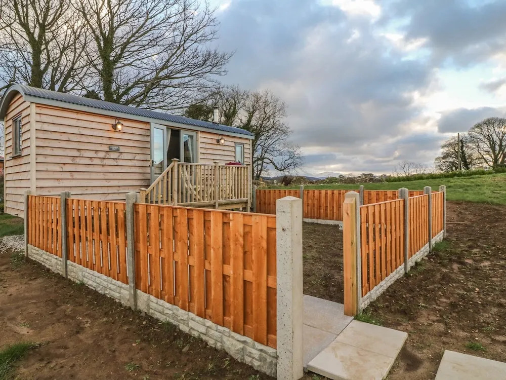 Cassie'S Shepherd'S Hut