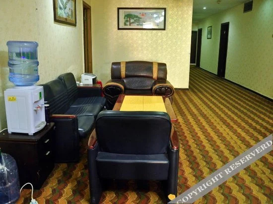 Puzzle Hotel Guangzhou Fenghuang New Village Subway Station