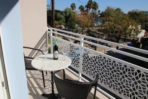 Sonia Hotel & Suites