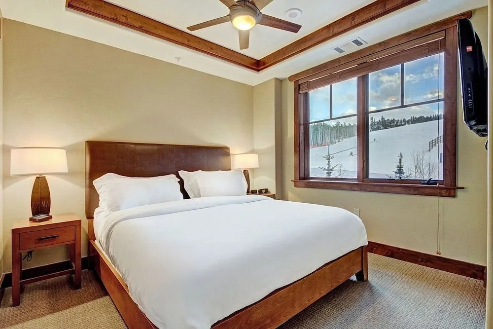 One Ski Hill Place S8309