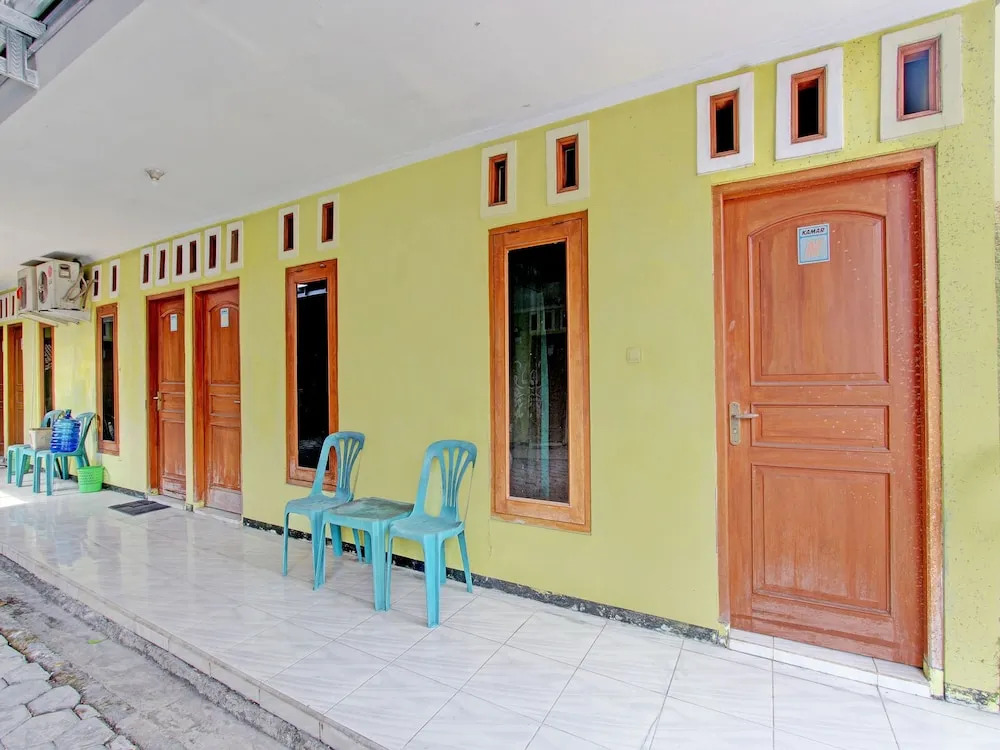 WILUDJENG Guest House Syariah near Alun Alun Sragen Mitra RedDoorz