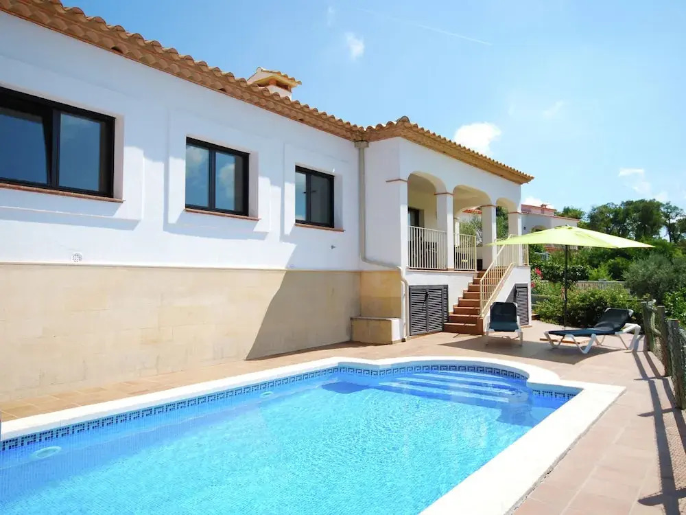 Luxurious Villa in Calonge With Private Pool