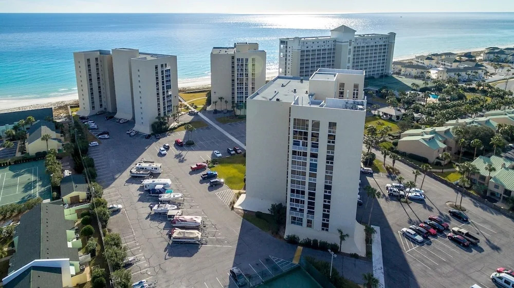 Shoreline 3042 Condo