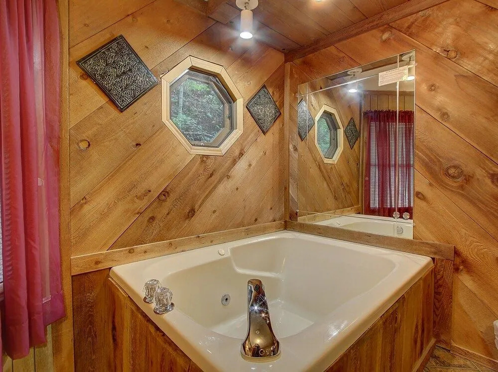 Bear Hugs 1 Bedroom 1 Bathroom Chalet