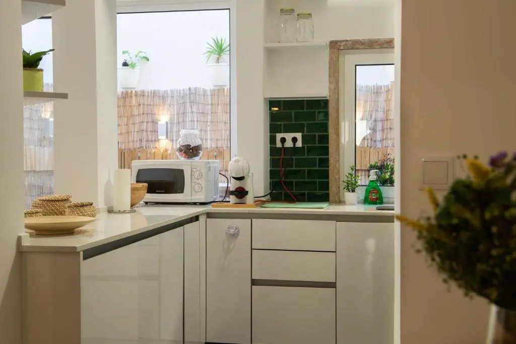 Charming 1 Bedroom Apartment w/ Terrace Near Belém