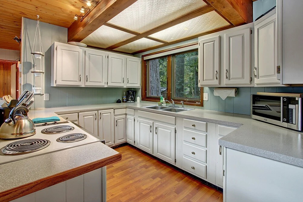 Fox Haven - Two Bedroom Cabin with Hot Tub