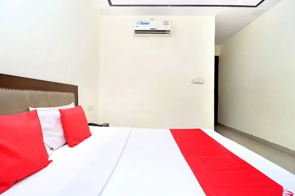 Hotel Shree Om by OYO Rooms