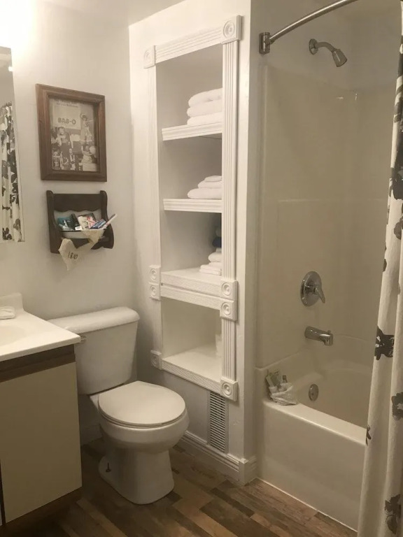 Charming Apartment in the Heart of Oshkosh