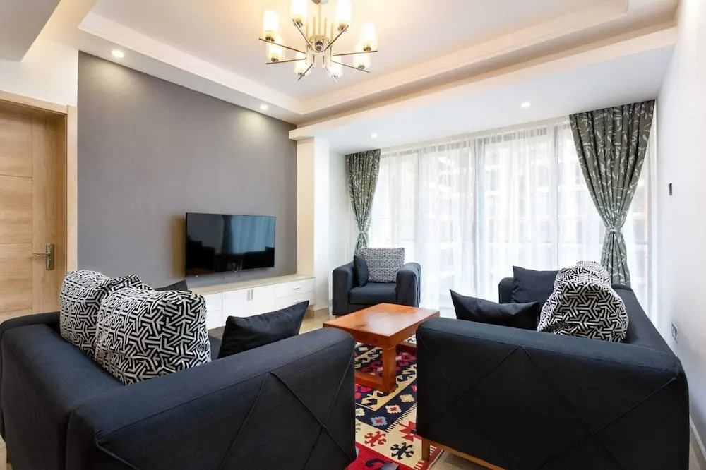 Lux Suites Urban Oasis Apartment