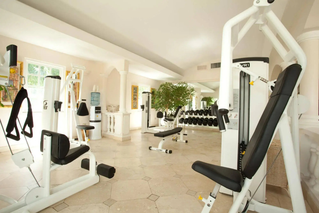 Coco Reef Resort & Spa
