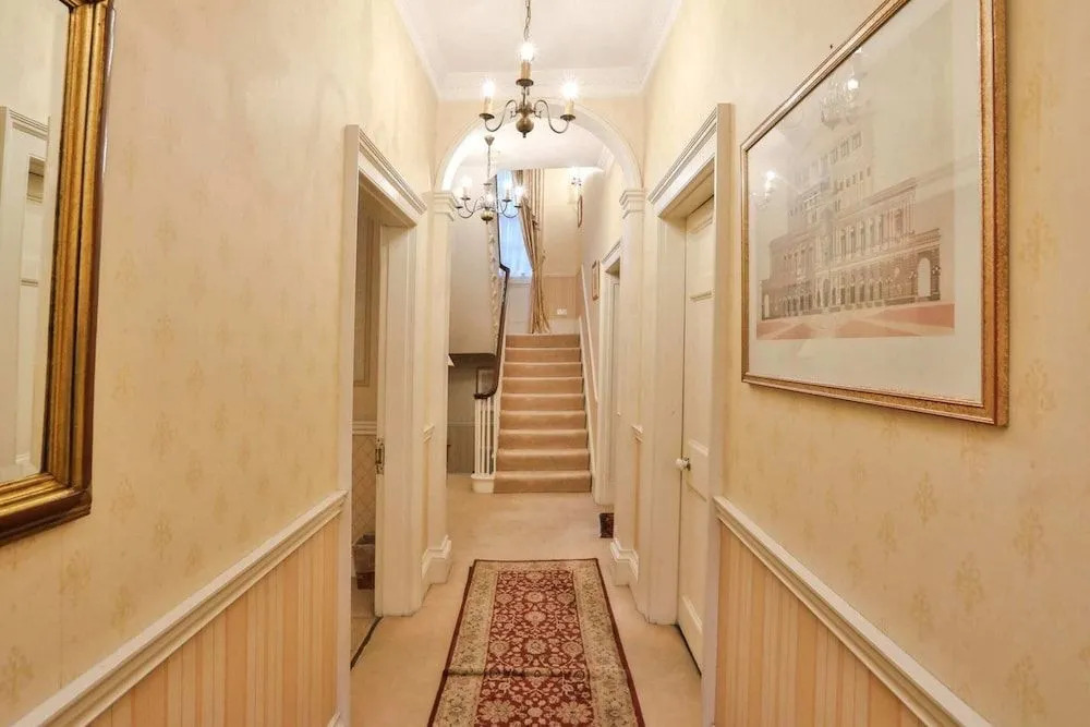 Luxury and Modern Bayswater Apartment