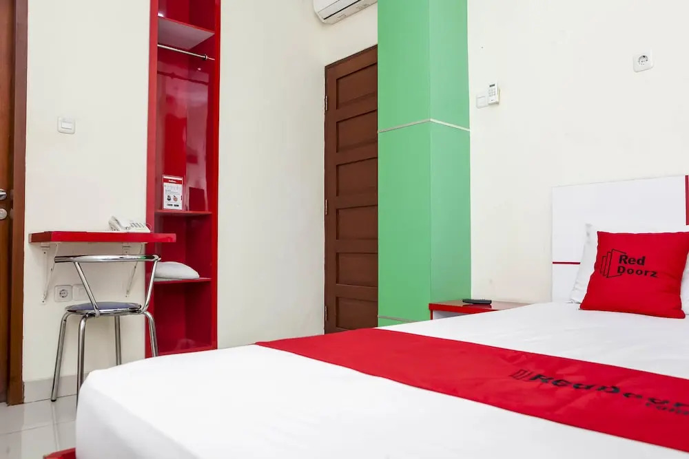 Formerly RedDoorz @ Buah Batu 2