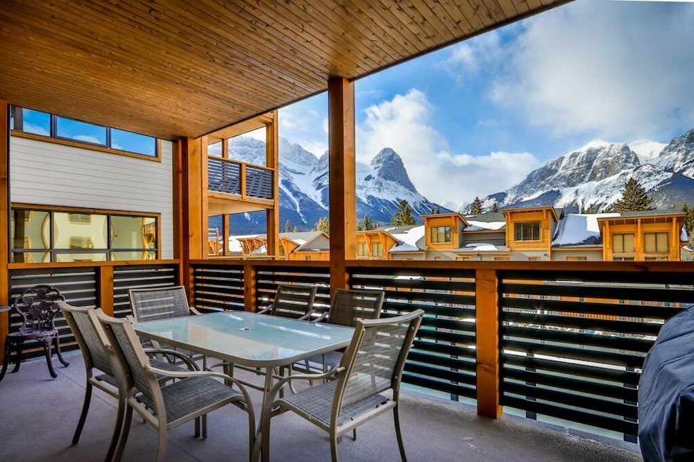 White Spruce Lodge by Spring Creek Vacations