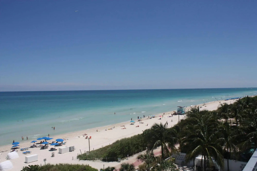 Dharma Home Suites Miami Beach at Monte Carlo