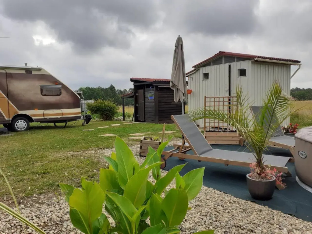 MAISON dHôtes AFRIKA du QUEYROUX , petit gite en campagne, animaux non acceptés