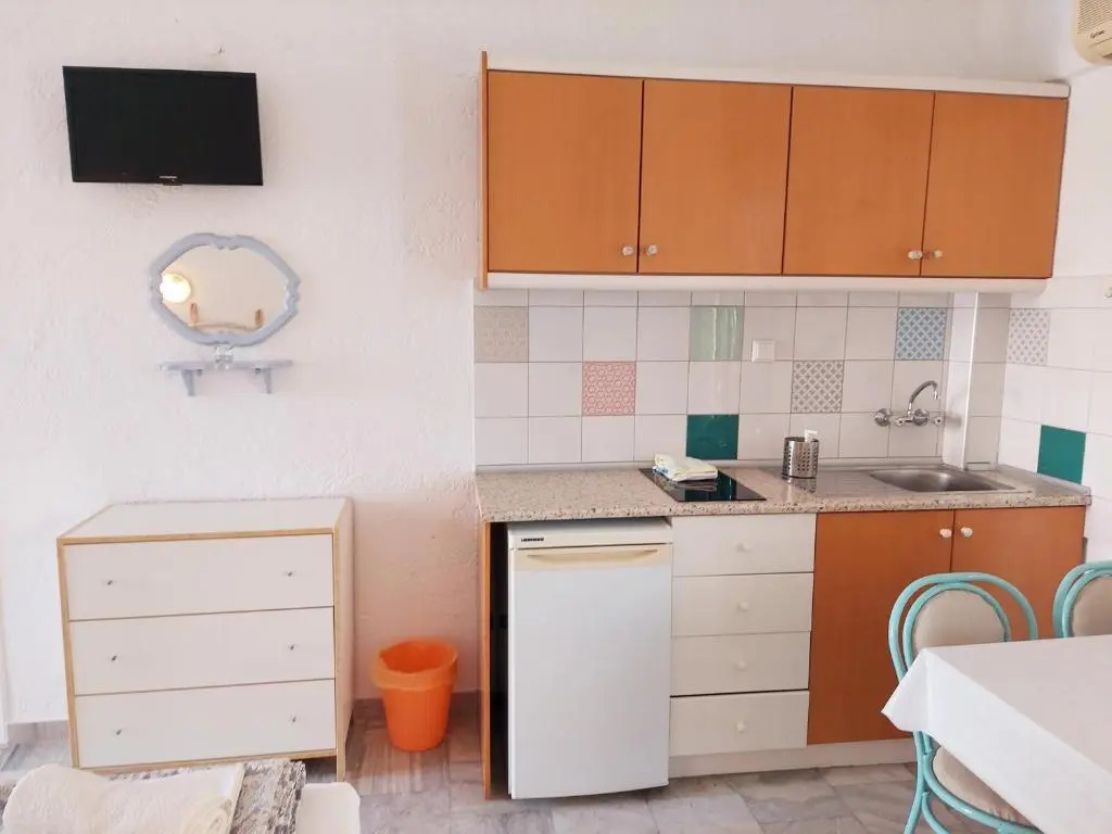 Brunis Apartments