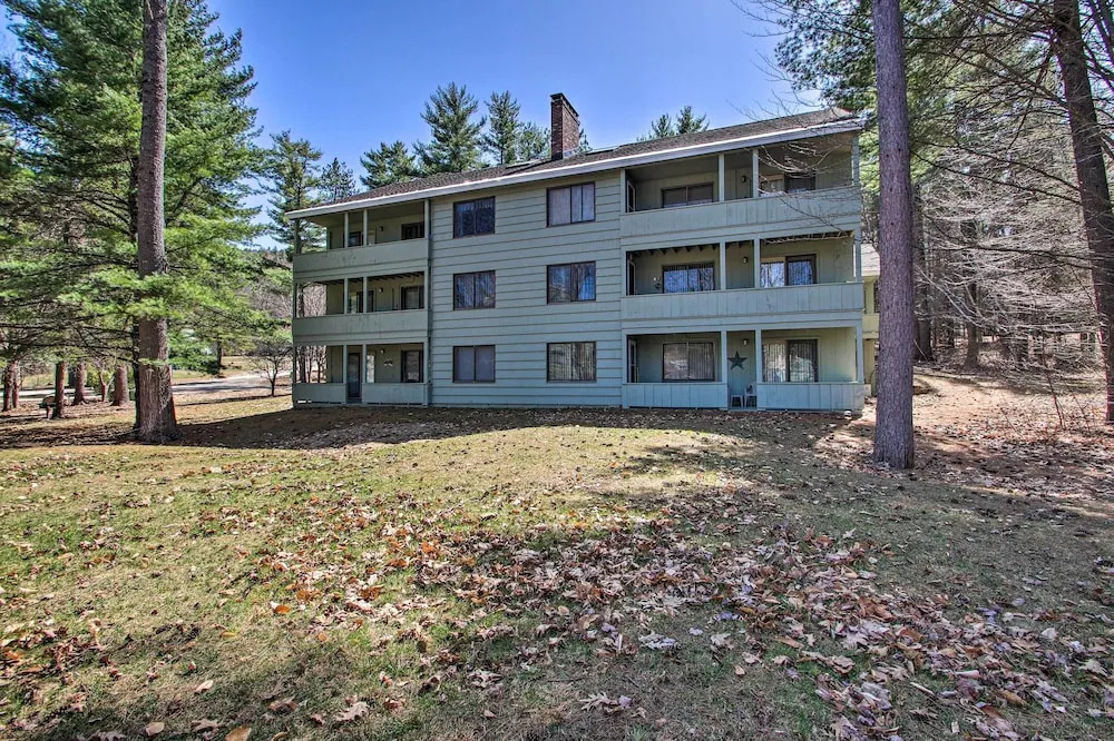 Cozy Bartlett Condo: 1 Mi to Attitash Ski Resort!
