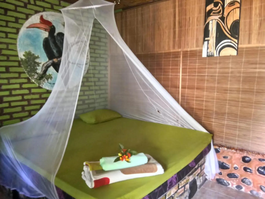 Lucky Bamboo-Bukit Lawang-Bungalows-Restaurant,Direct On The Jungle Border and Jungle Trekking Tours