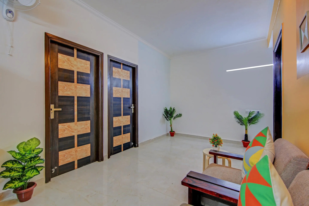 OYO Townhouse Saket Residency 1 Delhi