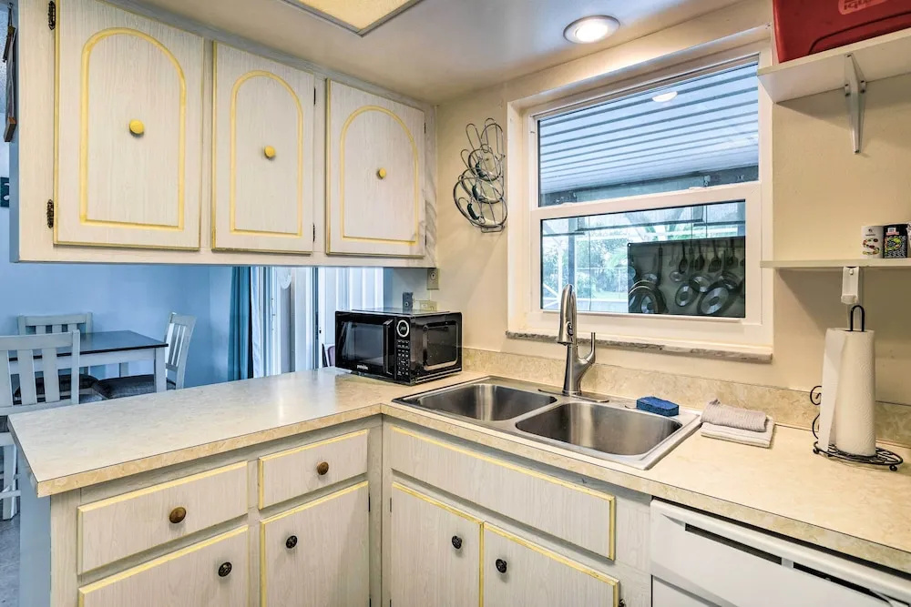Port St Lucie Vacation Home w/ Lanai & Pool