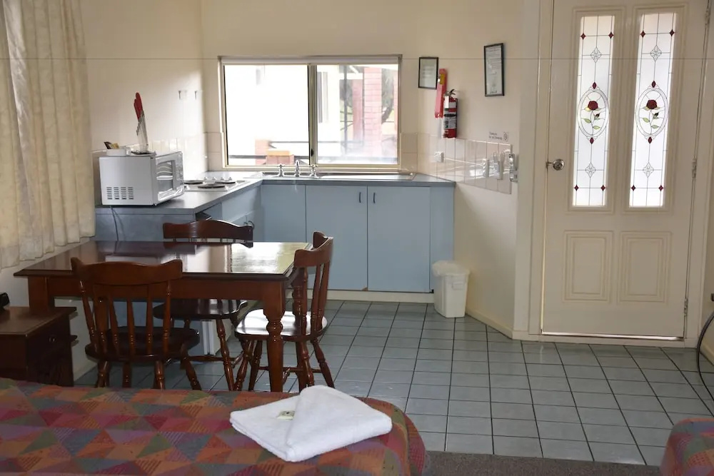 Mount Barker Valley Views Motel & Chalets, Western Australia