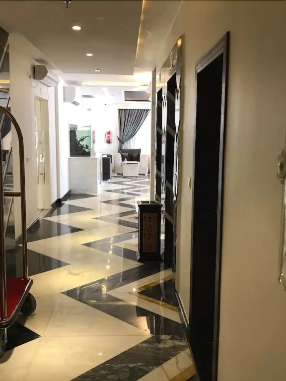 Brief Hotel