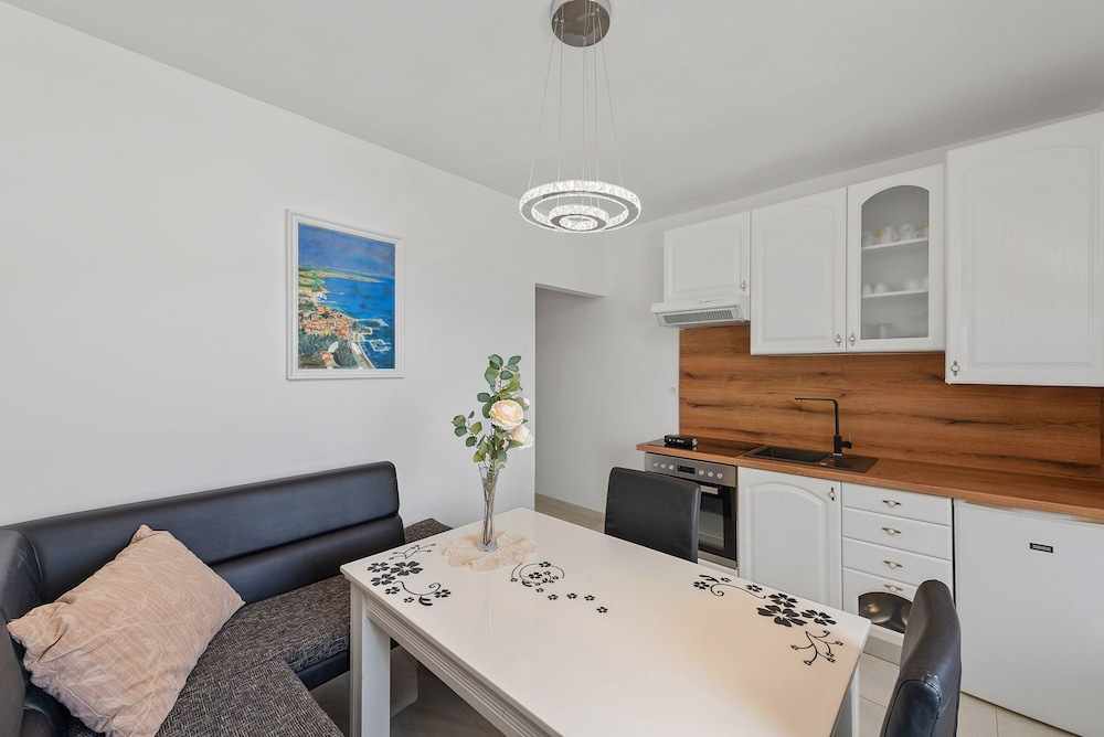 Superior Apartment Tania 15
