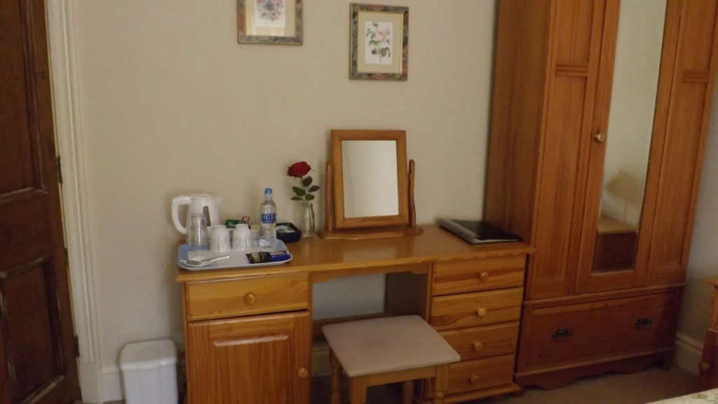 Cedar House B&B