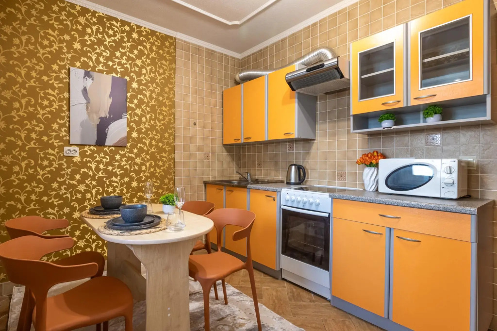 HomeHotel (ХоумОтель) на улице Белозерская 1
