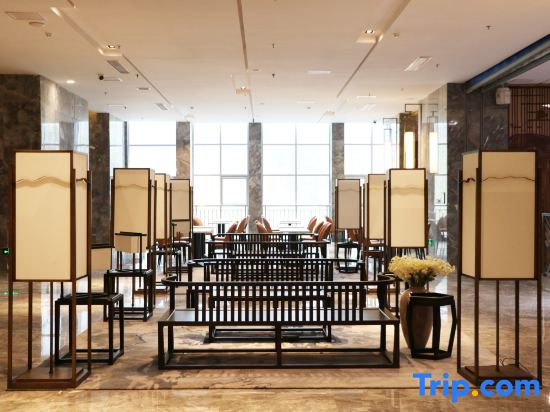 Qingdao Jiudingfeng Grand Hotel (Huangdao District Golden Beach)