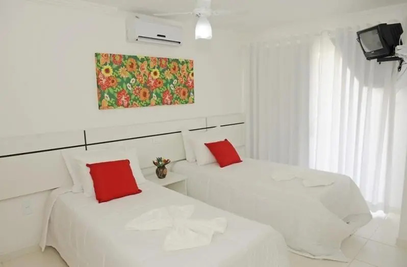 Casas no Residencial Mont Sião com 1, 2 ou 3 suítes  condomíno a poucos metros da praia de Taperapuã , com 2 piscinas adulto, 2 infantil, sauna e 2 portarias, casas com internet privativa 300MBPS