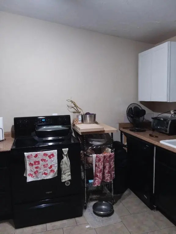 Pet Friendly Neighborhood home near Ft. Sill wagon wheel