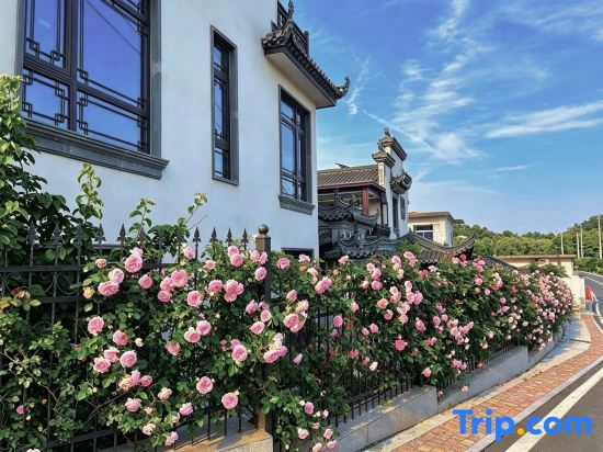 Qianheju Hot Spring Private Homestay