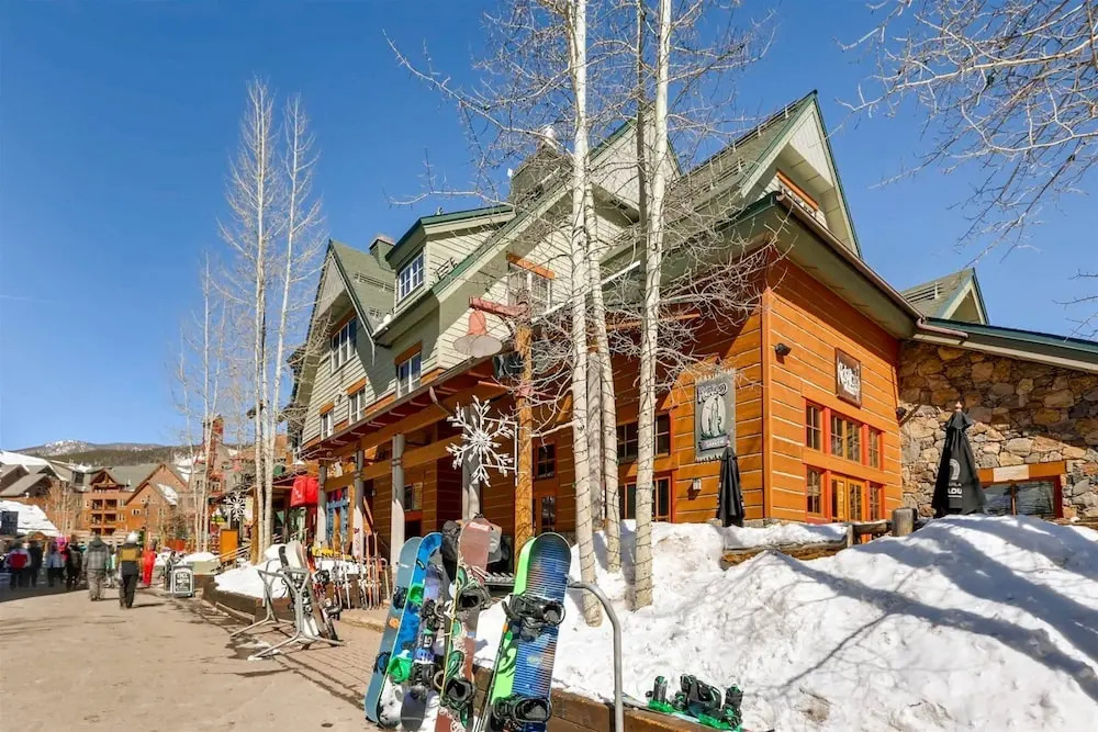2 Bedroom Colorado Vacation Rental Situated In River Run Village Steps From The Summit Express Gondola