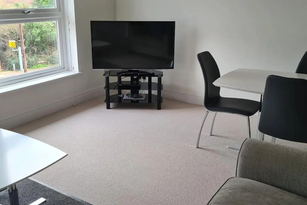 Beautiful 2-bed Apartment on Torquay seafront