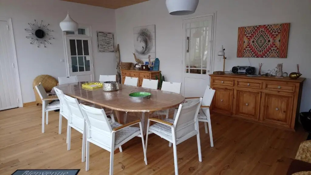 Lovely renovated cottage 150m from the beach