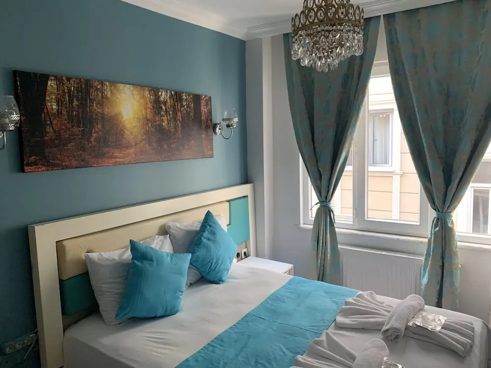 Royal Family Hotel