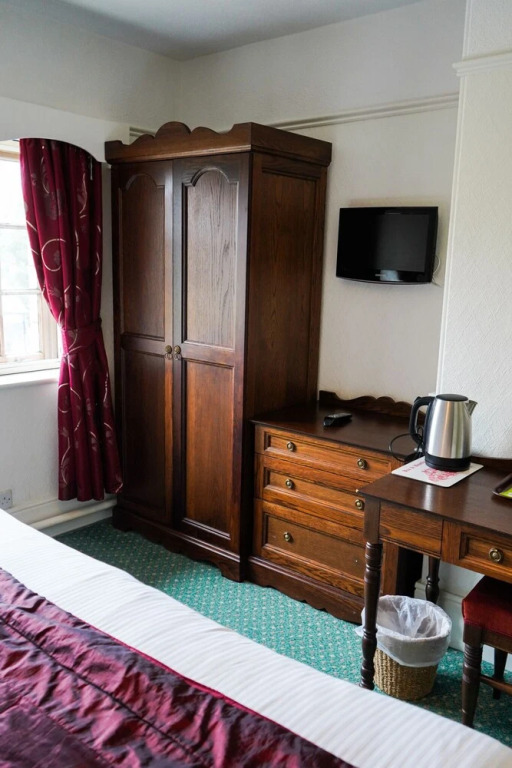 Fox & Hounds Hotel