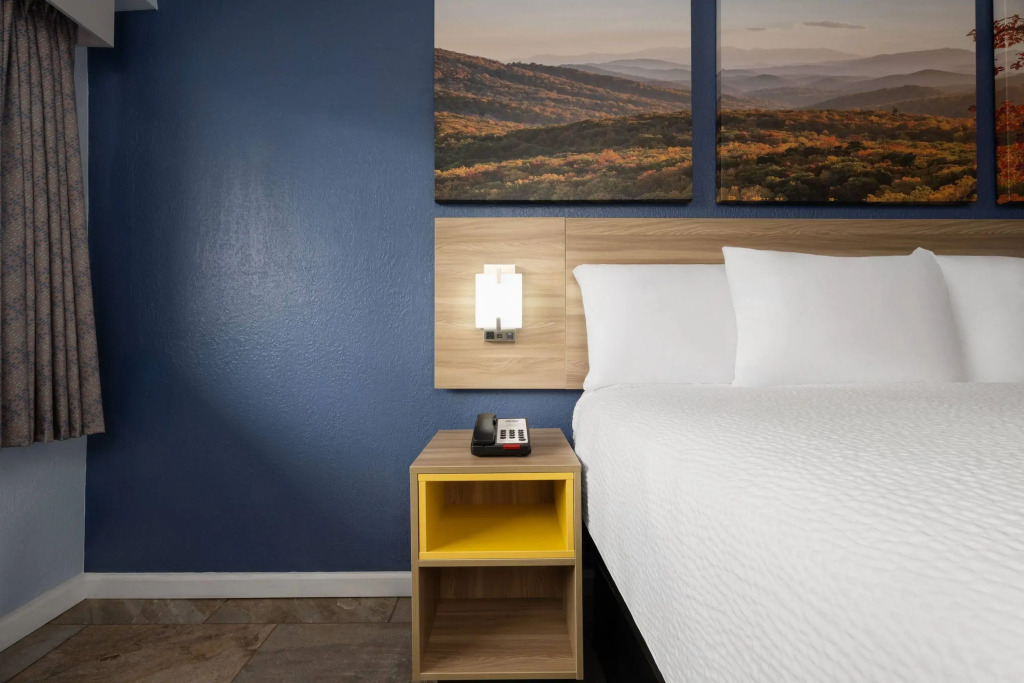 Days Inn by Wyndham Charlotte University