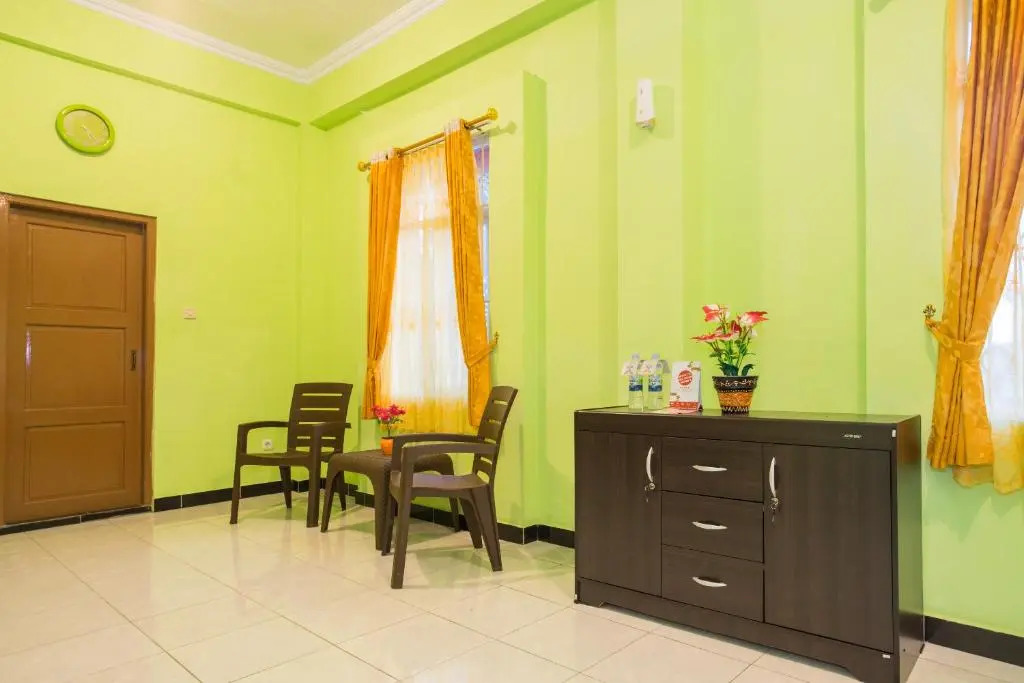 OYO 1419 Rhona Guest House Syariah