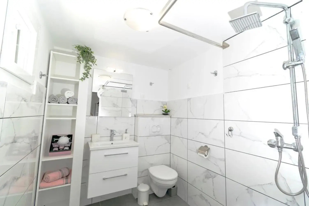 Holiday Home Roza with Whirlpool by Villas Guide