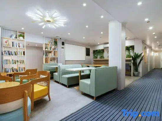 Mijia Youth Hotel (Shanghai Hongqiao Luohe Luo Shop)