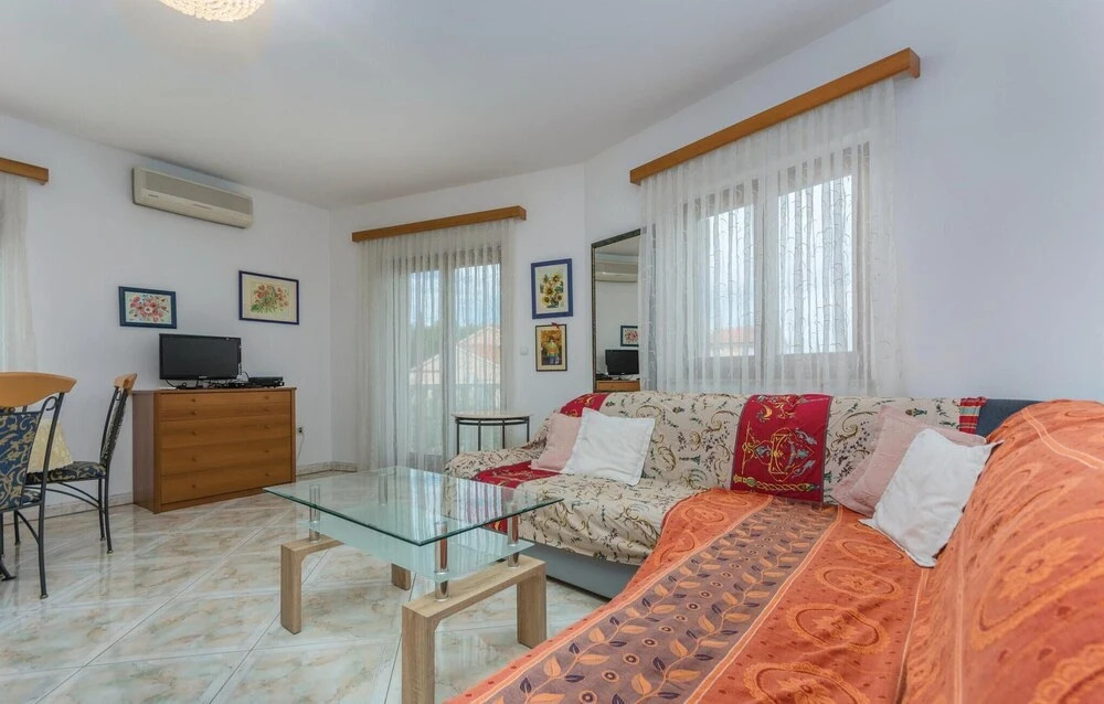 Nice Home in Zambratija With Wifi and 2 Bedrooms