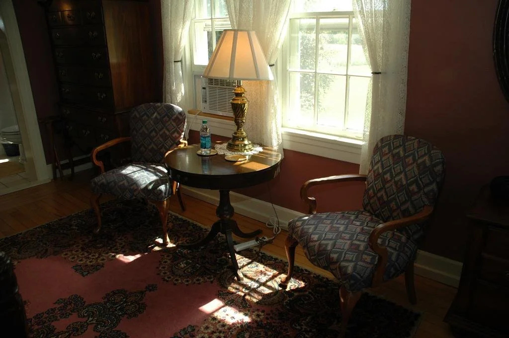 Yale Manor B&B & Yurt Glamping