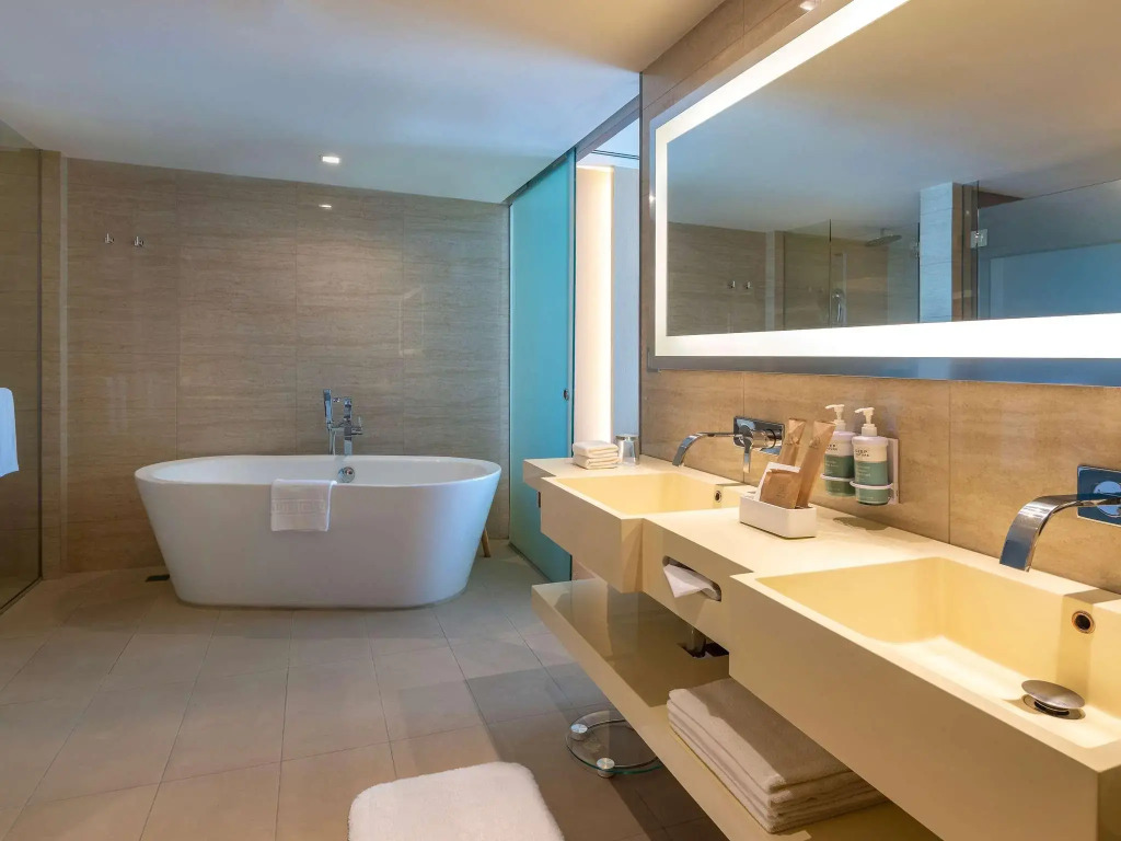 Novotel Manila Araneta City Hotel