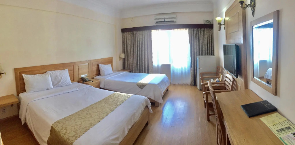 Sandals Hoàng Yến
