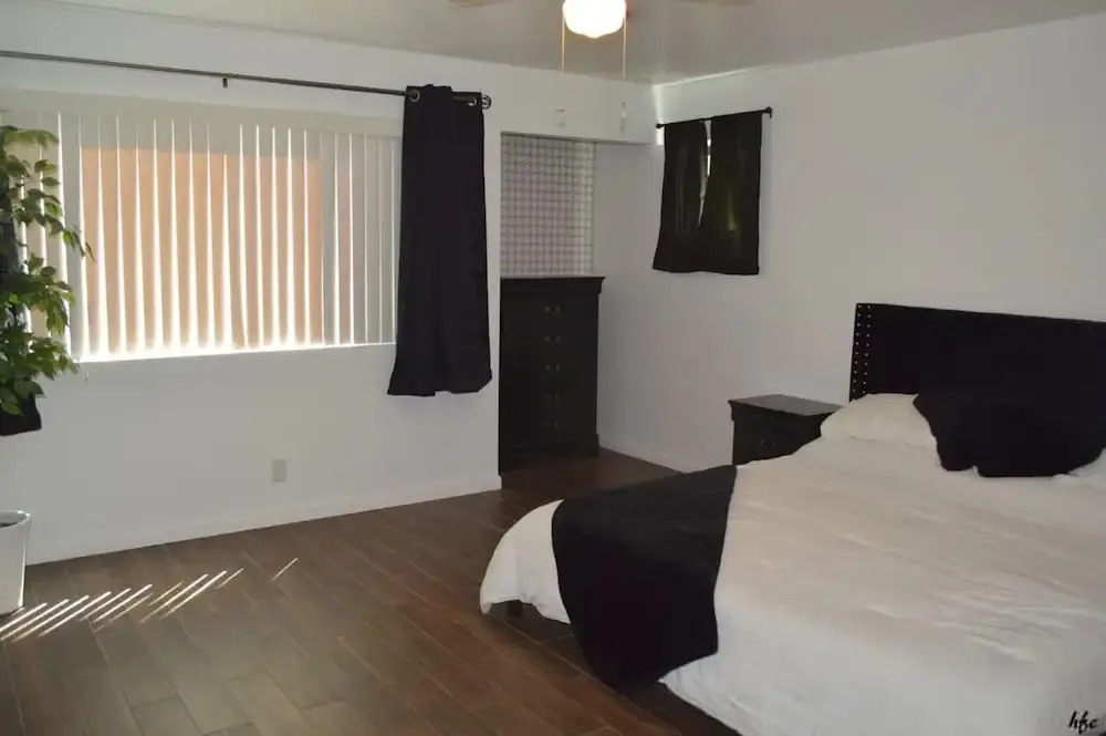 2BD Ground Floor Condo in Gated Gardens Pool Spa